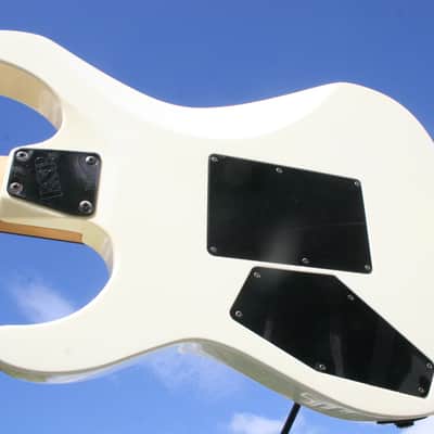 ESP The Junior 80s lawsuit headstock - White image 9