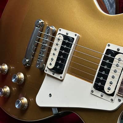 2019 Gibson USA Les Paul Classic Goldtop with Case image 10