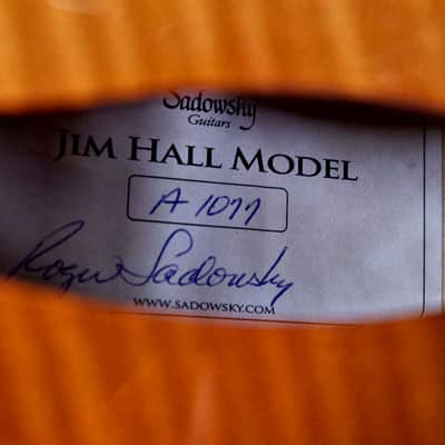 Sadowsky Jim Hall Archtop - Violin Burst image 12
