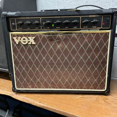 USED Vox VR30R Valve Reactor 2-Channel 30-Watt 1x10" Guitar Combo 2005 - 2006 - Black image 1