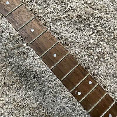 Epiphone Black 4 String Bass, Mahogany Body and Neck, Rosewood Fingerboard image 3