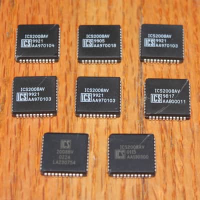 One AKAI MPC2000XL SMPTE Timecode Chip Board Sync Timing, 2 left