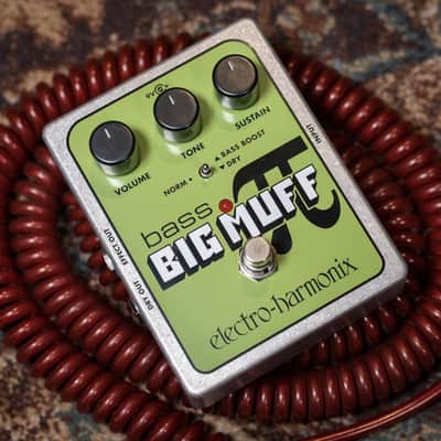 Electro-Harmonix Bass Big Muff Pi Bass Distortion/Sustainer Pedal image 6