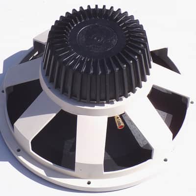15 inch Gauss 5840 1980s - Fresh Rebuild image 2