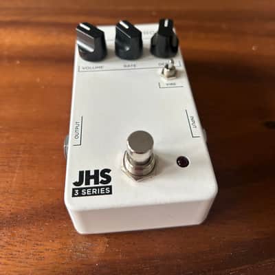 JHS 3 Series Chorus 2020 - Present - White image 2