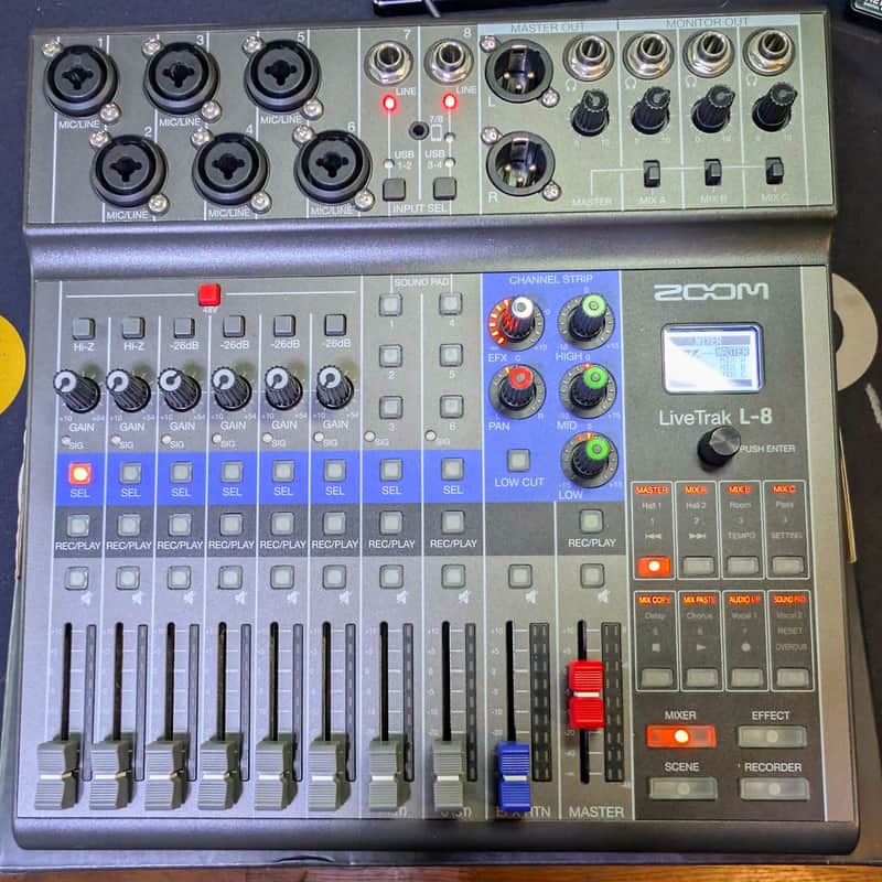 Zoom LiveTrak L-8 Digital Mixer / Recorder image 1