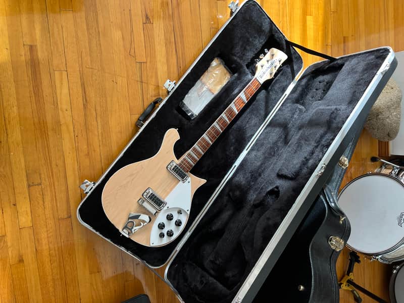 Rickenbacker 620 | Reverb Canada