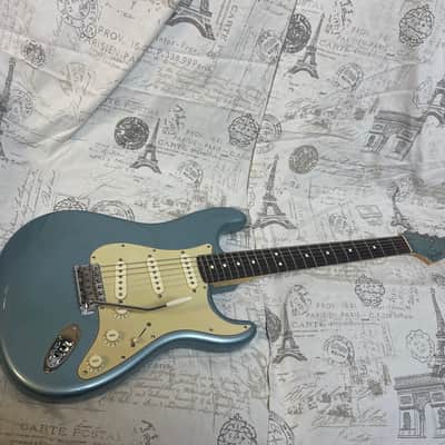 2005 Fender FSR Deluxe Vintage Player ‘62 Stratocaster Ice Blue Metallic Thin Skin Lacquer Matching Headstock 22 Frets Wildwood Spec ARVI Reissue RARE! image 6