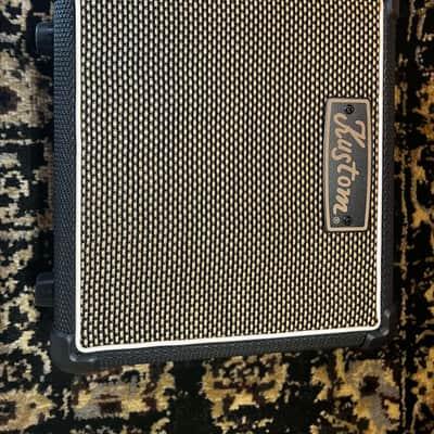 (MINT) Kustom  KGBAT10 Battery Powered Guitar Amplifier image 1