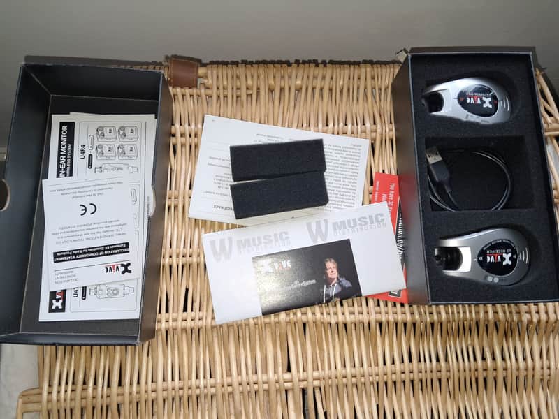 Xvive U2 Wireless Guitar System - Silver image 1