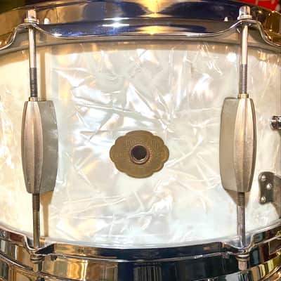 Slingerland Gene Krupa Radio King 6.5x14"  8-Lug 3-Ply Maple Shell Snare Drum 3-Pt Strainer 1940s White Marine Pearl image 5
