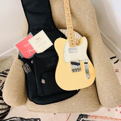 CLEAN! Like-new - Fender American Performer Telecaster Hum with Maple Fretboard 2018 - Present - Vintage White