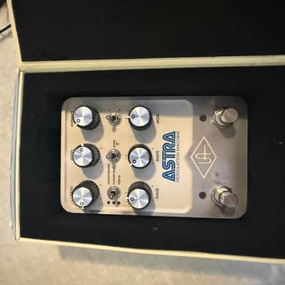 Universal Audio Astra Modulation Machine 2021 - Present - White image 1