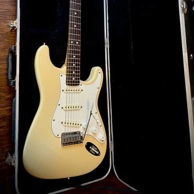 Fender American Standard Stratocaster with Rosewood Fretboard 1986 - 1993 - Arctic White image 1