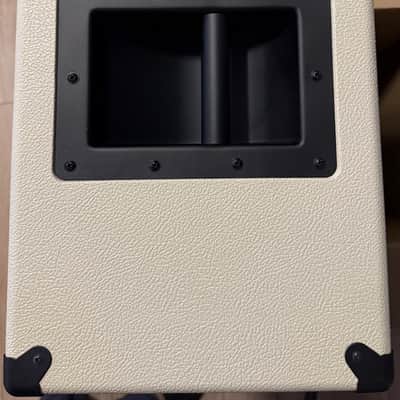 Victory Amps V112-Neo 250-Watt 1x12" Guitar Speaker Cabinet White image 4