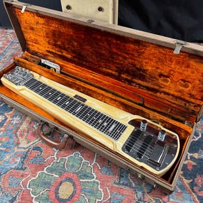 Fender Deluxe Eight 8-String Lap Steel Guitar | Reverb Canada