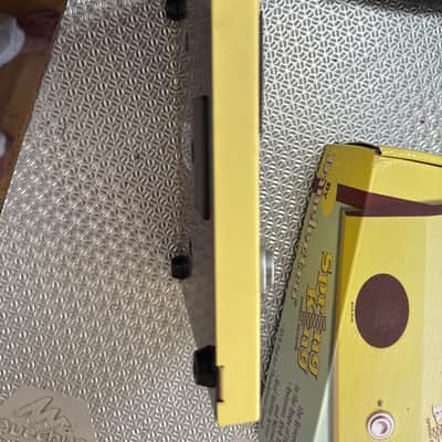 Danelectro Spring King Reverb 2000s - Yellow image 6