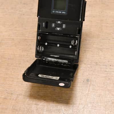 Immagine Shure UR1 Wireless Bodypack Transmitter - G1 Band: 470-530 MHz CG015BP - 9