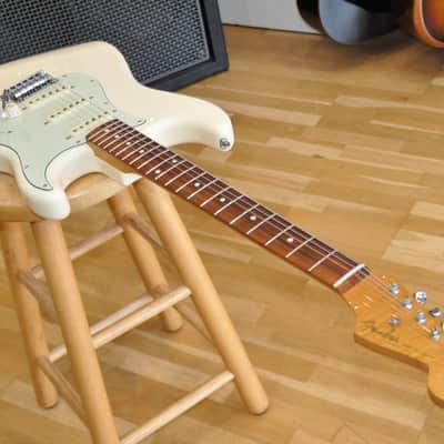 FENDER Stratocaster Vintera '60s Strat Mod OWH Olympic White / Made in Mexico / 60s Stratocaster / MX20017670 image 3