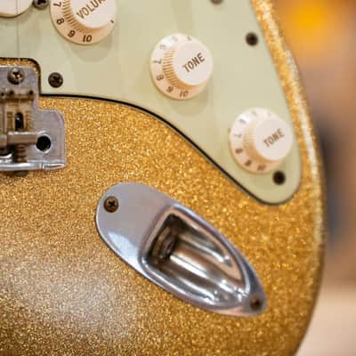 Fender Greg Fessler 1964 Gold Sparkle Relic Stratocaster LTD Custom Shop Limited Edition image 4
