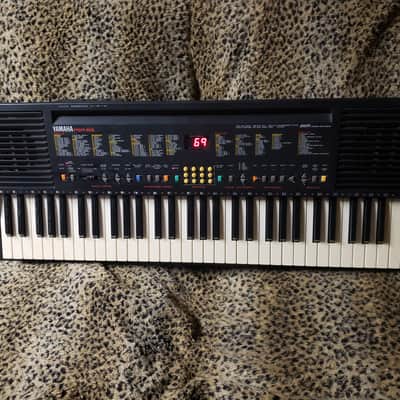 Vintage Yamaha PSR-83 Electric Keyboard w/Velocity Sensitive Keys and MIDI 1990's black Bild 1