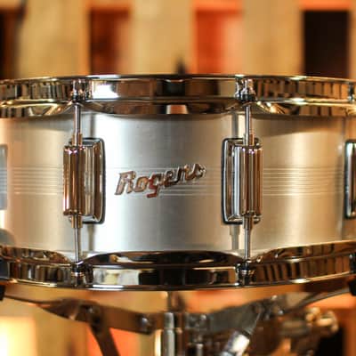 Rogers 5x14 Dyna-Sonic 7-Line Aluminum Snare Drum image 2