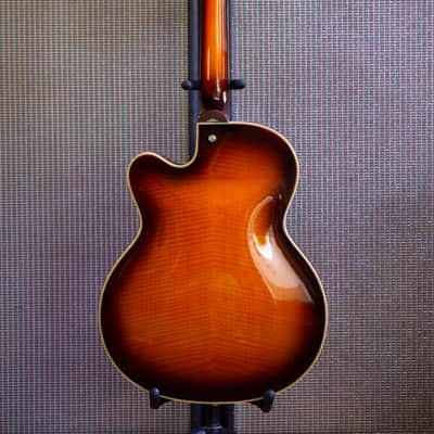 Hofner Vice President 2002 - Sunburst image 12