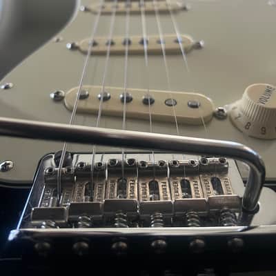 Fender Stratocaster 2017 - Black gloss image 7