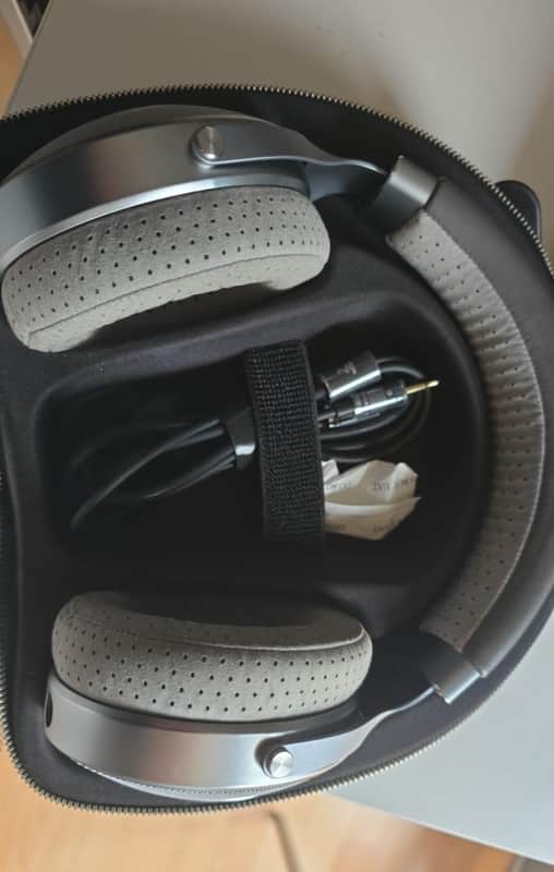 Focal Clear Open-Back Headphones 2010s - Black image 1