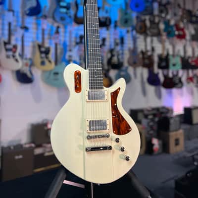 Eastman Guitars Juliet Electric Guitar - Pamona Blonde, with Case, FREE PLEK!, 322 image 6