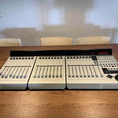 Mackie MCU PRO SILVER 2010 + MCU PRO XT (2) image 2