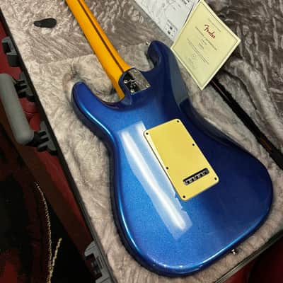 Fender American Ultra Stratocaster with Maple Fretboard 2023 - Cobra Blue image 2