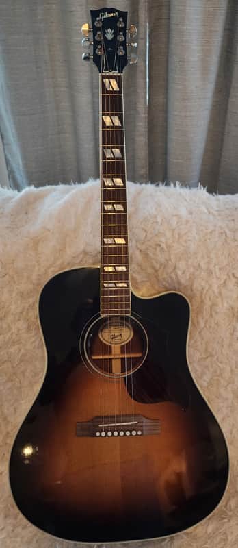 Gibson Pro Hummingbird