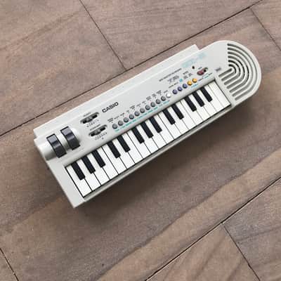 Casio GZ-5 Mini 32 Keys MIDI Keyboard (Made in Thailand) image 2