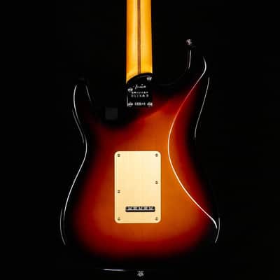 Fender American Ultra II Stratocaster Ebony Fingerboard Ultraburst (322) image 4
