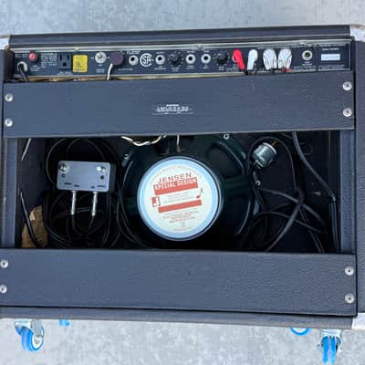 Fender Concert 2-Channel 60-Watt 1x12" Serial #F409884, Guitar Tube Amp Combo 1981 - 1987 - Black image 15