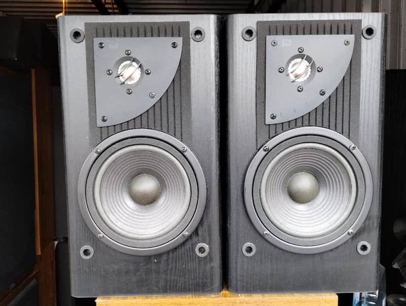 JBL LX300 large bookshelf speakers in very good condition - 1990's image 1