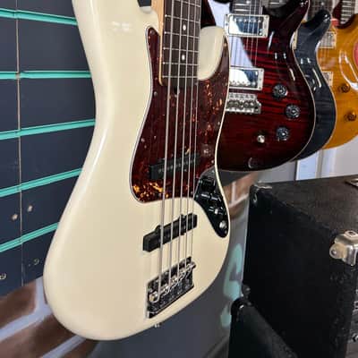 Fender American Standard Jazz Bass V Olympic White 2010 5-String Electric Bass image 3