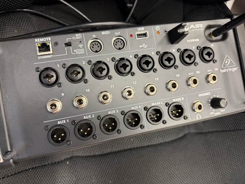 Behringer X Air XR16 16-Input Tablet-Controlled Digital Mixer 2015 - Present - Standard image 1