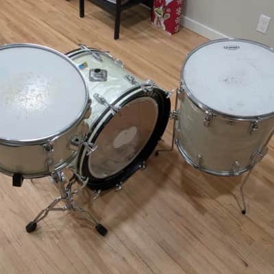 Ludwig Classic Maple Fab Outfit 9x13 / 16x16 / 14x22" Drum Set image 5