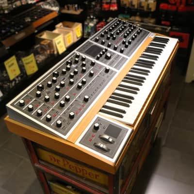 Moog One 16-Voice 61-Key Polyphonic Analog Synthesizer 2018 - Present - Black/Ash image 3