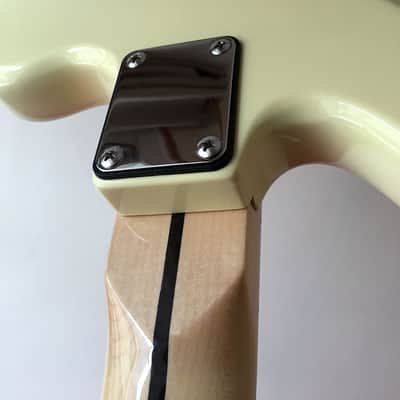 Revelation RJT 60 B Left Handed Vintage White Bass VI Lefty RJT 60B image 8