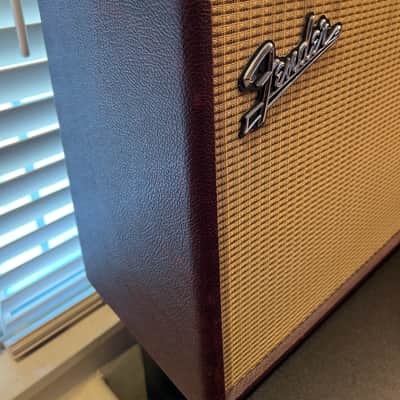 Fender FSR '65 Reissue Deluxe Reverb Limited Edition 22-Watt 1x12" Guitar Combo image 5