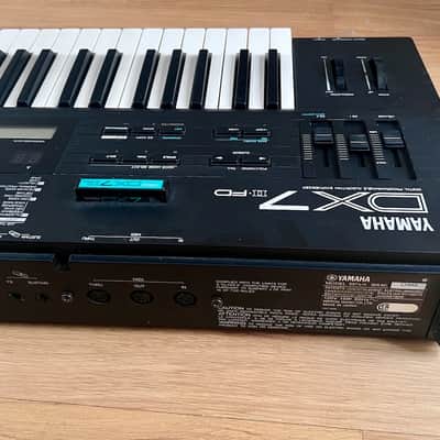 Yamaha DX7IIFD 16-Voice Synthesizer with Floppy Drive 1986 - 1989 - Black image 7