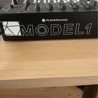 Allen & Heath Play Differently Model 1 6-Channel Analog Mixer 2016 - Present - Black image 4