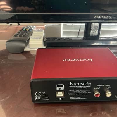 Focusrite Scarlett Solo 2nd Gen USB Audio Interface 2016 - 2018 - Red / Black image 2