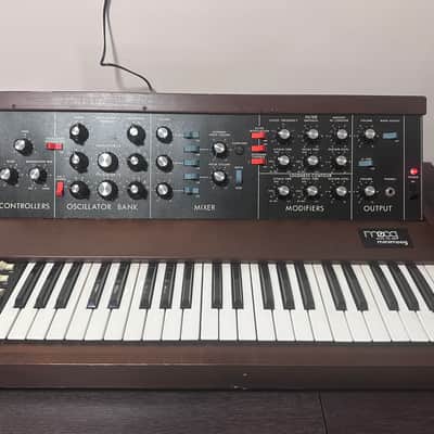 Moog Minimoog Model D 44-Key Monophonic Synthesizer 1971 - 1982 - Black / Wood