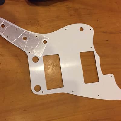 Fender Jazzmaster Pickguard Humbuckers white pearl image 2
