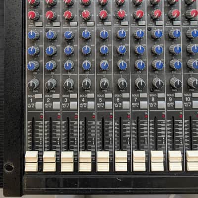 Mackie CR1604 16-Channel Mic / Line Mixer image 2