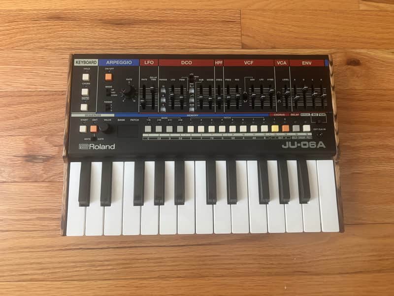 Roland JU-06A Boutique Series Synthesizer Module with K-25m Keyboard 2019 - Present - Black image 1
